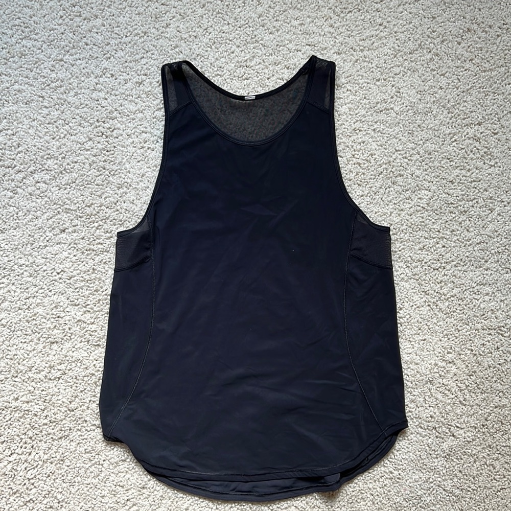 Lululemon size 6 mesh tank top
